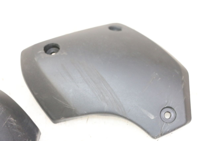 photo de TAPA REPOSAPIES CONEXION PEUGEOT STREETZONE I NAKED 2T 50 (2018 - 2020) - Otra perspectiva