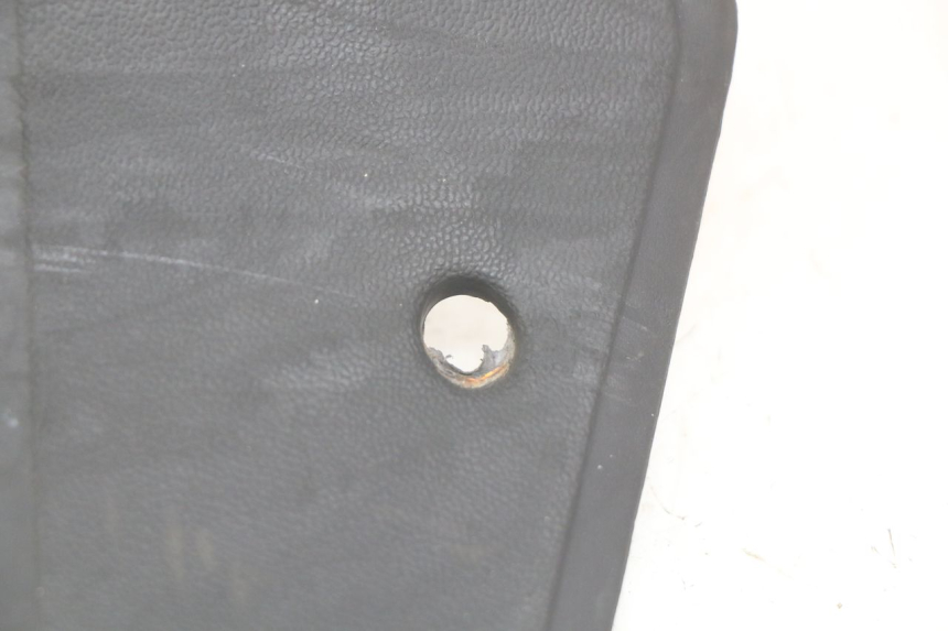 photo de CONEXIÓN DEL ESCALÓN PIAGGIO VESPA GTS SUPER IE 125 (2009 - 2016) - Detalles de los puntos de fijación