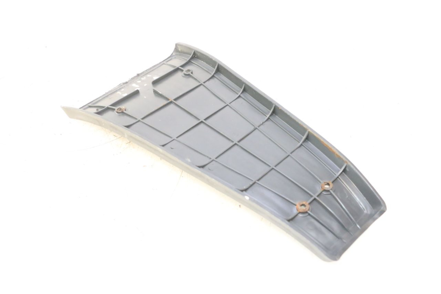 photo de TAPA REPOSAPIES CONEXION PIAGGIO VESPA PK FL 2T 50 (1990 - 1996) - Detalle de la pieza