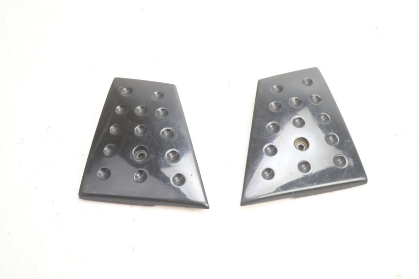 photo de TAPA REPOSAPIES CONEXION PIAGGIO X8 STREET 125 (2006 - 2007) - Detalle de la pieza