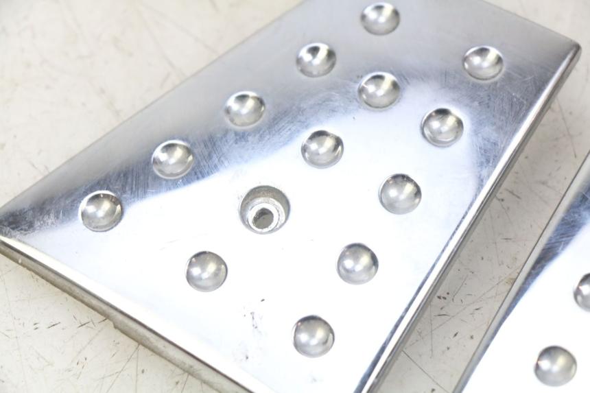 photo de CONEXIÓN DEL ESCALÓN PIAGGIO X8 125 (2004 - 2007) - Primer plano técnico