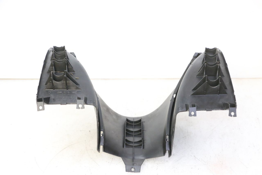 photo de TAPA REPOSAPIES CONEXION YAMAHA YP MAJESTY 125 (2007 - 2010) - Otra perspectiva