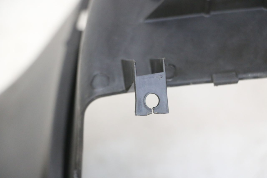 photo de TAPA REPOSAPIES CONEXION YAMAHA YP MAJESTY 125 (2007 - 2010) - Vista general del producto