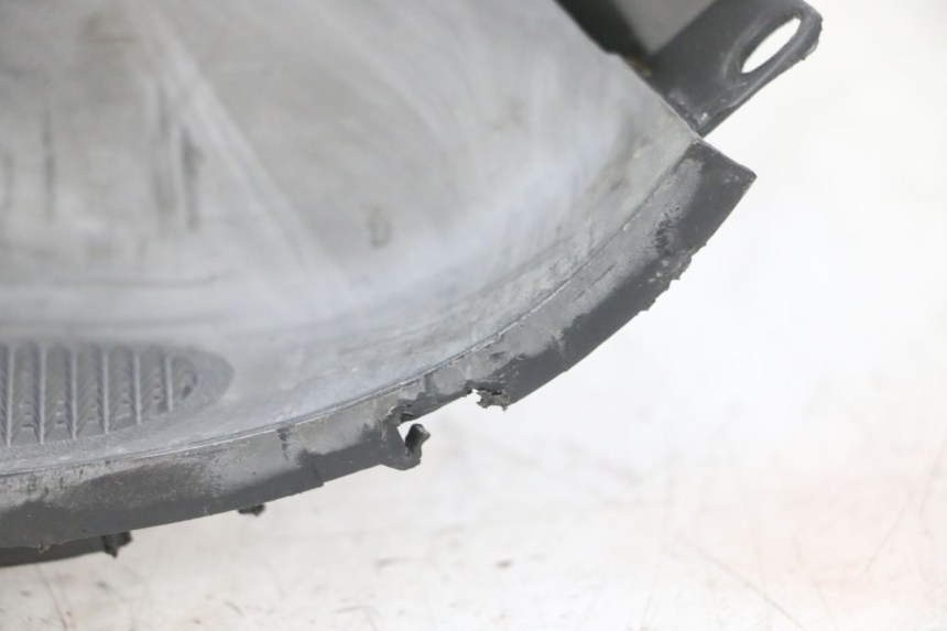 photo de TAPA REPOSAPIES CONEXION YAMAHA YP MAJESTY 125 (2007 - 2010) - Marcados y referencias originales