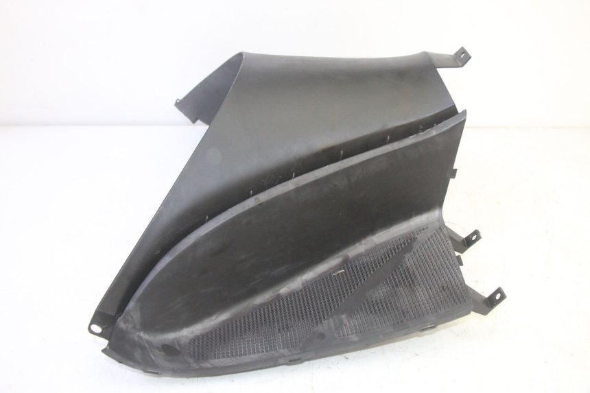 photo de TAPA REPOSAPIES CONEXION YAMAHA YP MAJESTY 125 (2002 - 2006) - Detalle de la pieza