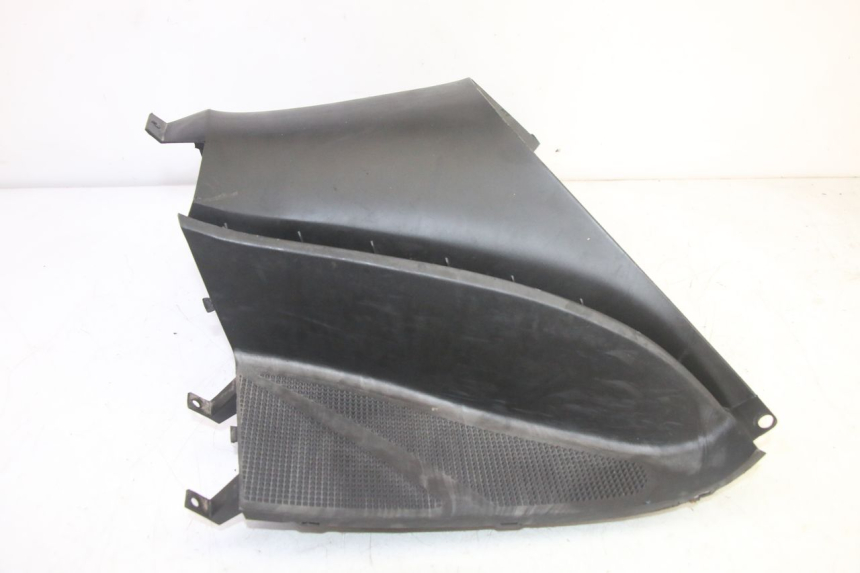 photo de TAPA REPOSAPIES CONEXION YAMAHA YP MAJESTY 125 (2002 - 2006) - Zoom estado de uso