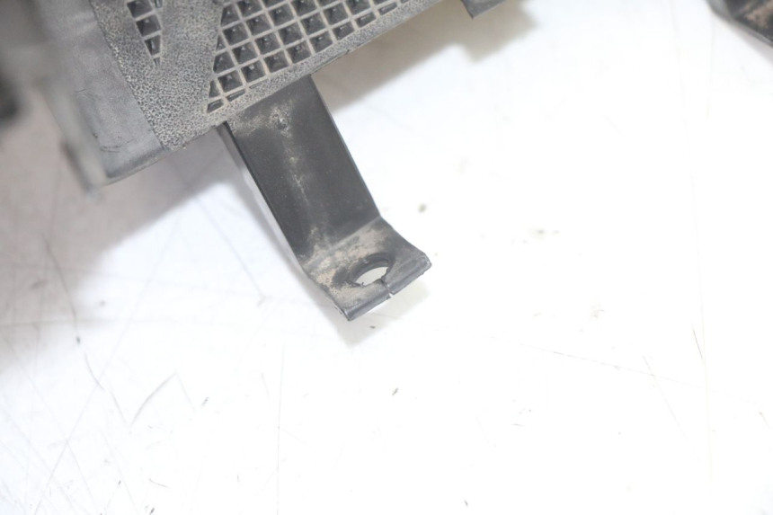 photo de TAPA REPOSAPIES CONEXION YAMAHA YP MAJESTY 125 (2002 - 2006) - Vista general del producto