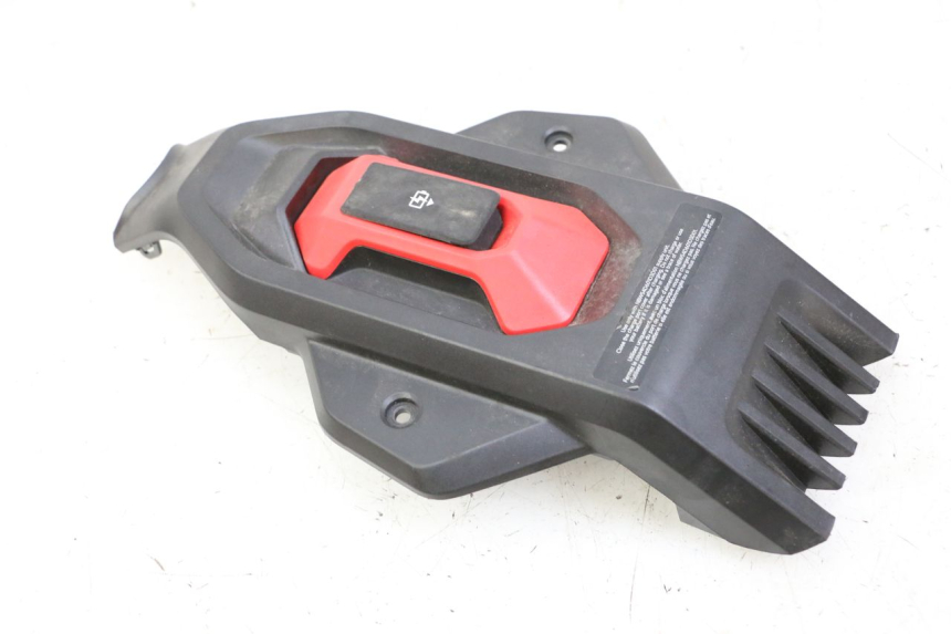 photo de TAPA REPOSAPIES CONEXION SEGWAY NINEBOT ZT3 PRO 1 - Primer plano técnico