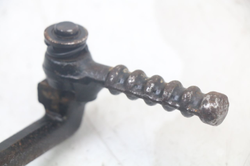 photo de PATADA KYMCO AGILITY 4T 50 (2018 - 2022) - Detalles de los puntos de fijación