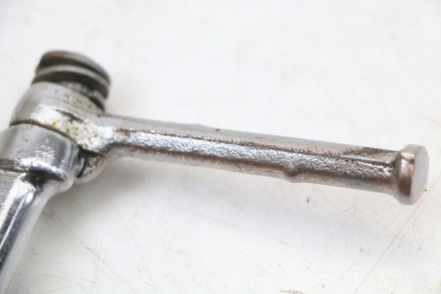 photo de PEDAL ARRANQUE KSR RACING DRIFT 140 - Primer plano técnico