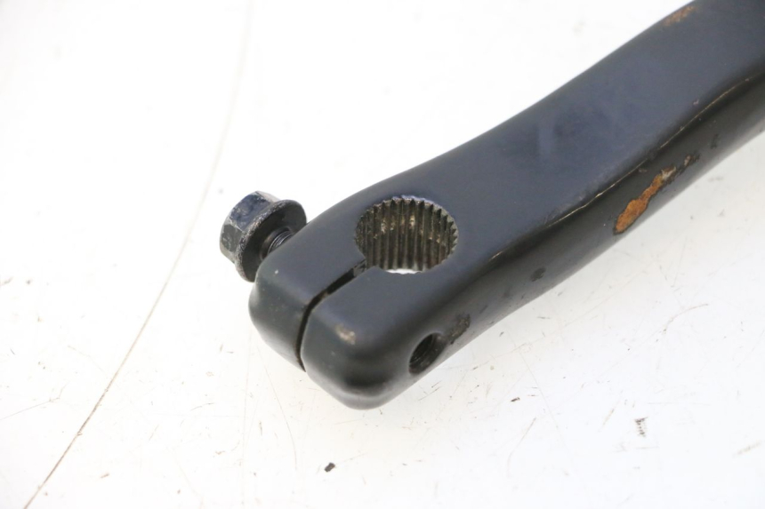 photo de PEDAL ARRANQUE PEUGEOT KISBEE 4T 50 (2023 - 2026) - Detalles de los puntos de fijación