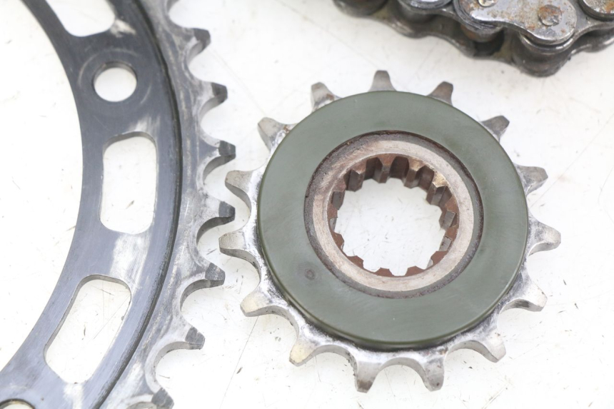 photo de KIT DE CADENA HONDA CB R 1000 (2018 - 2023) - Otra perspectiva