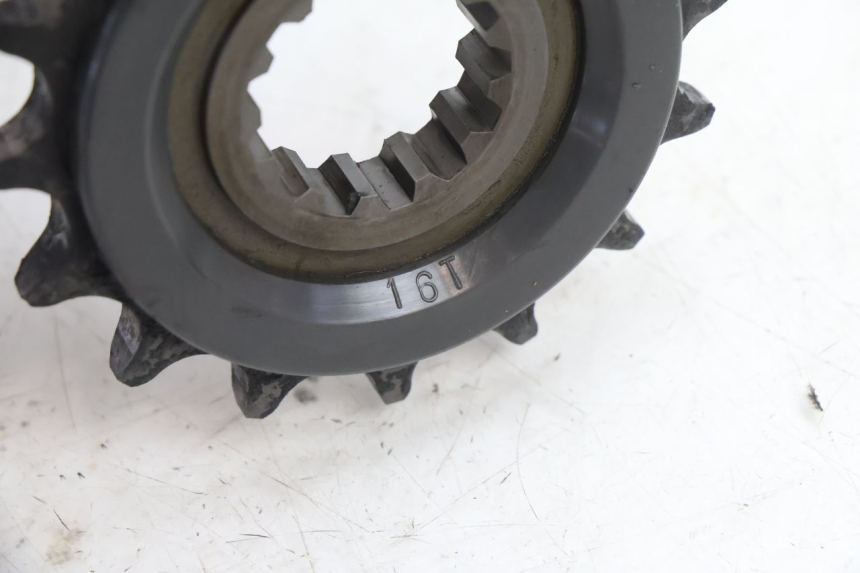 photo de KIT TRANSMISI YAMAHA FZ8 800 (2010 - 2016) - Primer plano técnico