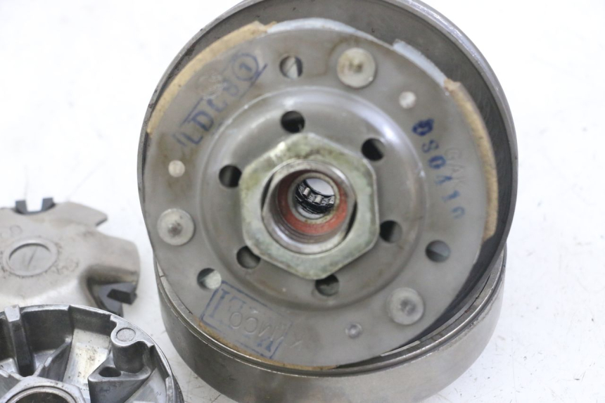 photo de KIT EMBRAGUE VARIADOR KYMCO AGILITY 4T 50 (2005 - 2018) - Foto de producto adicional