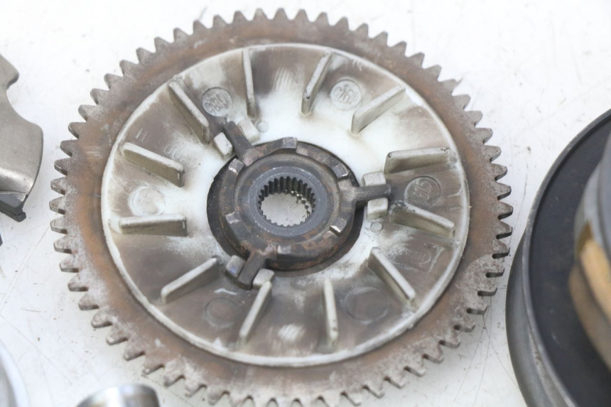 photo de KIT EMBRAGUE VARIADOR UNIVERSAL BIKE RETRO 50 (2019 - 2023) - Otra vista del artículo