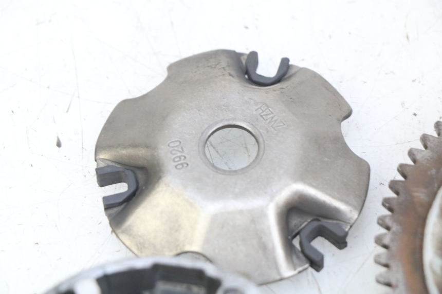 photo de KIT EMBRAGUE VARIADOR UNIVERSAL BIKE RETRO 50 (2019 - 2023) - Características distintivas