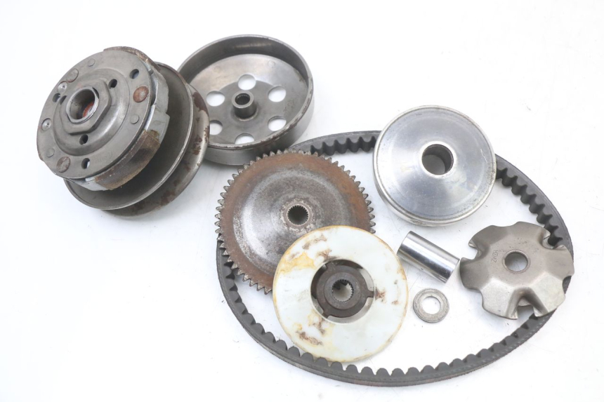 photo de KIT VARIADOR EMBRAGUE BAOTIAN TRAVEL SPIRIT 50 (2010 - 2012) - Detalle de la pieza