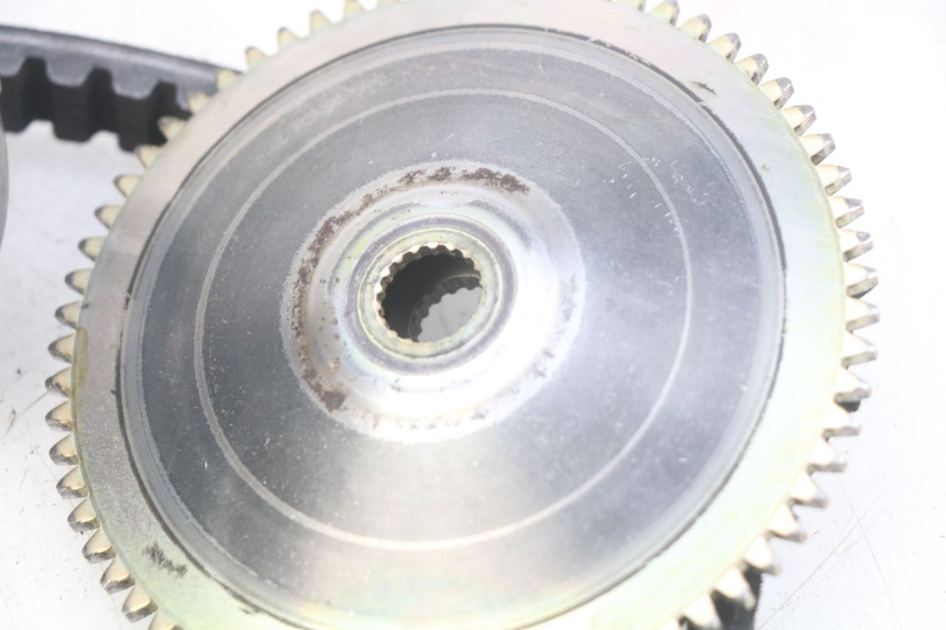 photo de KIT EMBRAGUE VARIADOR PIAGGIO VESPA LX 2T 50 (2005 - 2013) - Primer plano técnico