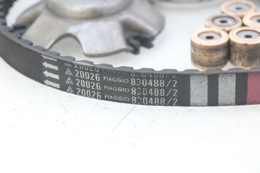 photo de KIT EMBRAGUE VARIADOR PIAGGIO VESPA LX 2T 50 (2005 - 2013) - Detalles de los puntos de fijación