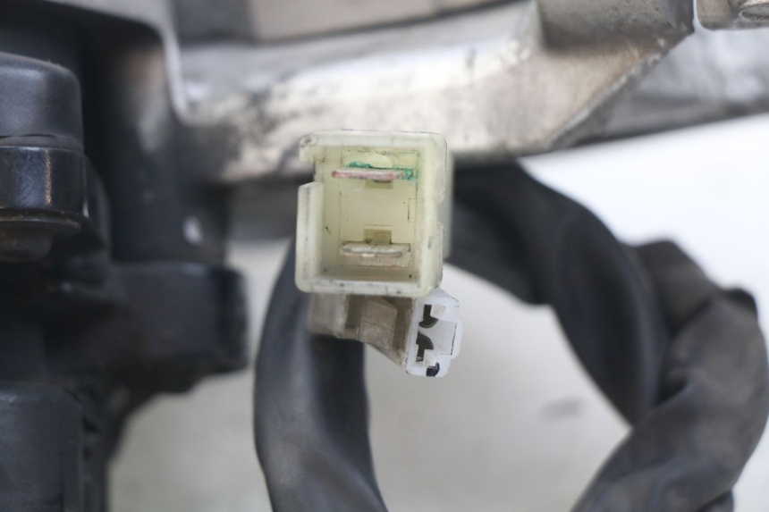 photo de KIT DE CERRADURA LLAVE CDI NEIMAN YAMAHA FJR ABS 1300 (2006 - 2012) - Zoom estado de uso