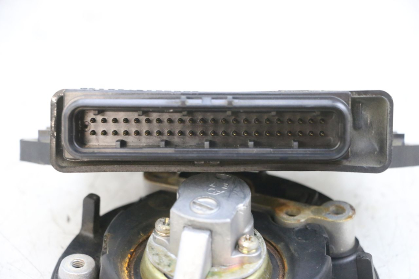 photo de KIT DE CERRADURA LLAVE CDI NEIMAN YAMAHA FJR ABS 1300 (2006 - 2012) - Primer plano técnico