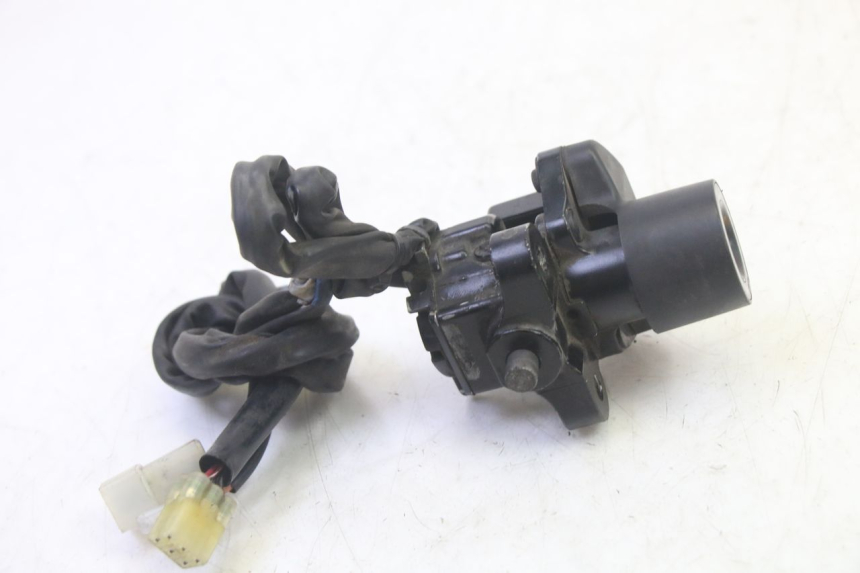 photo de KIT DE CERRADURA CLAVE CDI NEIMAN YAMAHA FZ6 N FAZER 600 (2004 - 2006) - Otra perspectiva