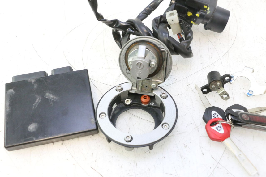 photo de KIT DE LLAVES CDI YAMAHA FZ8 800 (2010 - 2016) - Zoom sobre los componentes