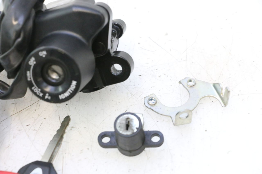 photo de KIT DE LLAVES CDI YAMAHA FZ8 800 (2010 - 2016) - Primer plano técnico