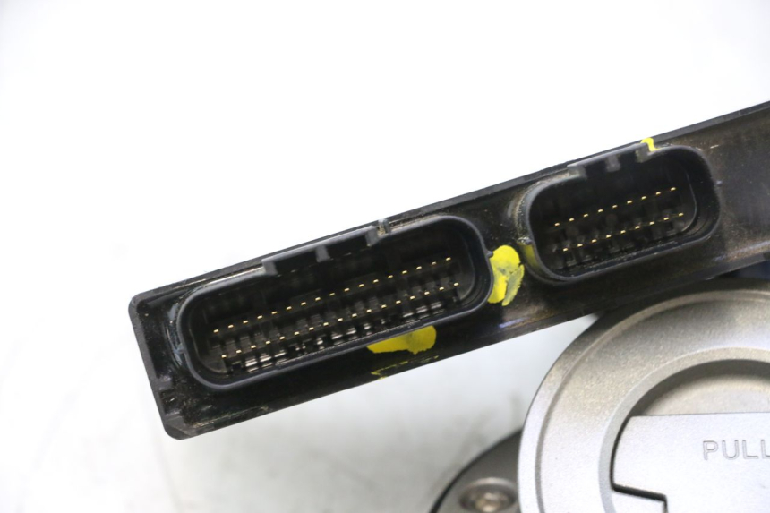 photo de KIT DE LLAVES CDI YAMAHA FZ8 800 (2010 - 2016) - Detalles de los puntos de fijación