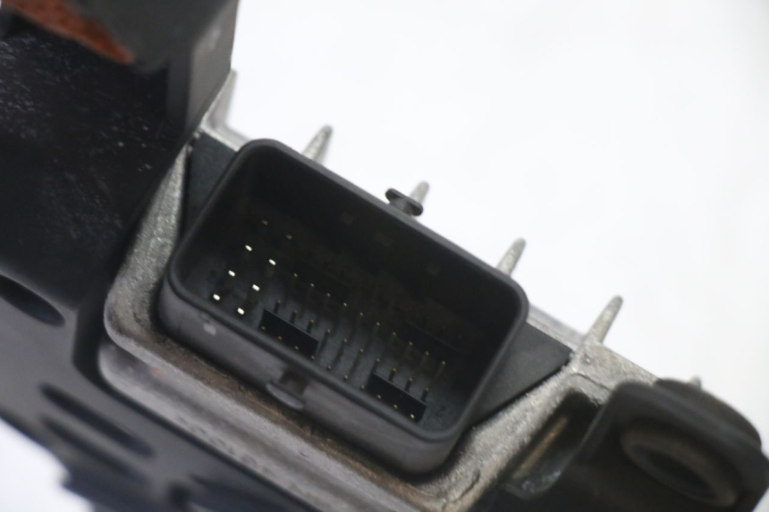 photo de KIT DE LLAVES CDI BMW G310 R 310 (2016 - 2020) - Enfoque en la estructura