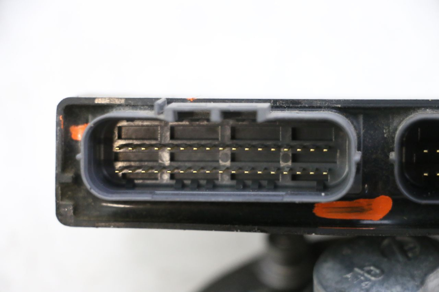 photo de KIT DE LLAVES CDI SUZUKI GSR 750 (2011 - 2017) - Zoom sobre los componentes