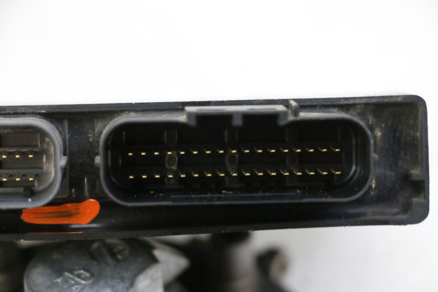 photo de KIT DE LLAVES CDI SUZUKI GSR 750 (2011 - 2017) - Primer plano de alta resolución