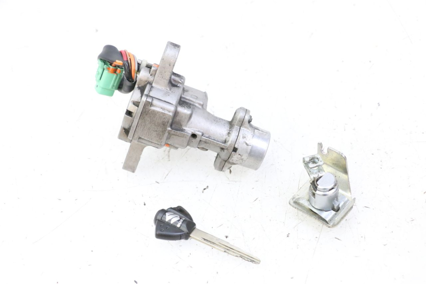 photo de KIT DE LLAVES CDI SUZUKI GSR 750 (2011 - 2017) - Otra perspectiva