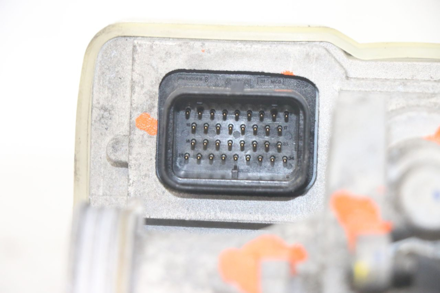 photo de KIT DE LLAVES CDI PIAGGIO MP3 HPE 300 (2019 - 2026) - Primer plano técnico