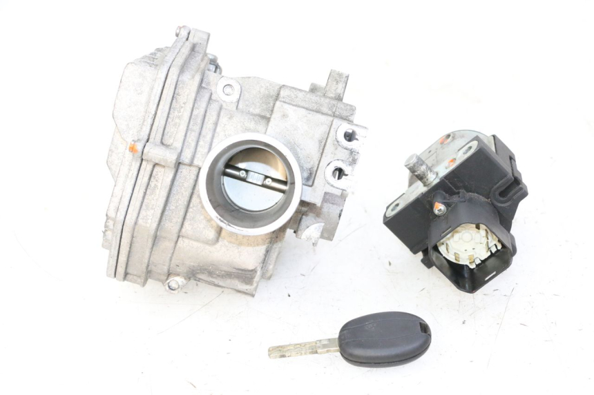 photo de KIT DE LLAVES CDI PIAGGIO MP3 500 (2014 - 2017) - Primer plano de alta resolución