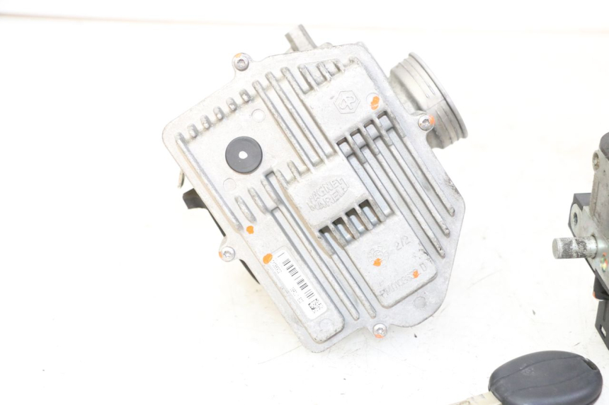 photo de KIT DE LLAVES CDI PIAGGIO MP3 500 (2014 - 2017) - Enfoque en la estructura