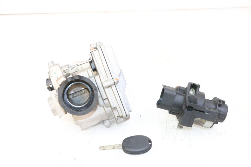photo de KIT DE LLAVES CDI PIAGGIO MP3 500 (2014 - 2017) - Primer plano técnico