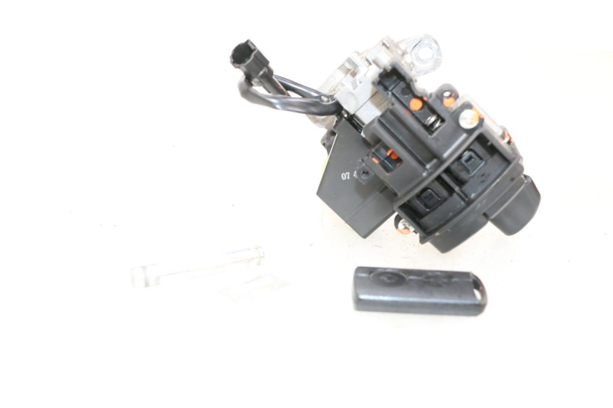 photo de KIT DE LLAVES CDI YAMAHA NEO'S CORE 1 (2022 - 2026) - Primer plano técnico