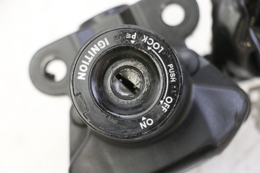 photo de KIT DE LLAVES CDI YAMAHA TDM ABS 900 (2002 - 2014) - Primer plano de alta resolución