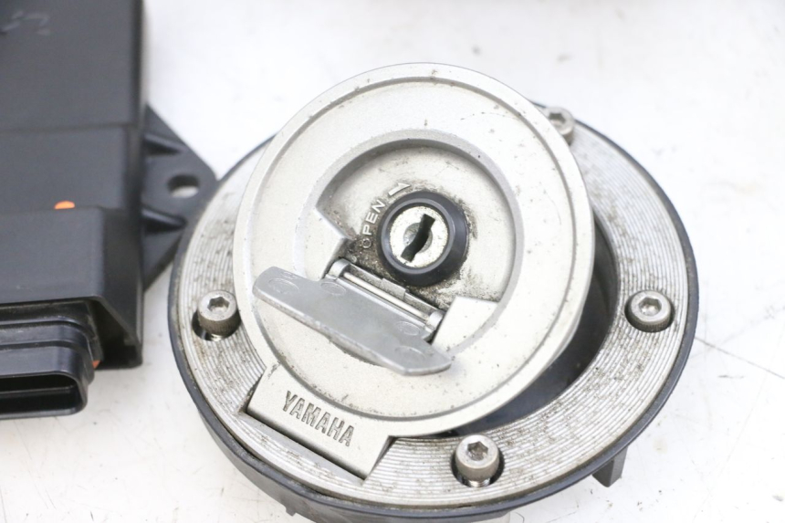 photo de KIT DE CERRADURA LLAVE CDI NEIMAN YAMAHA TDM ABS 900 (2002 - 2014) - Primer plano de alta resolución