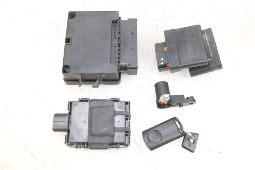 photo de KIT DE LLAVES CDI YAMAHA TRICITY 300 (2020 - 2024) - Otra vista del artículo
