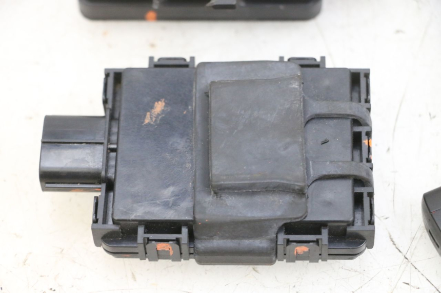 photo de KIT DE LLAVES CDI YAMAHA TRICITY 300 (2020 - 2024) - Marcados y referencias originales