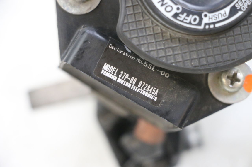 photo de KIT DE BLOQUEO LLAVE CDI NEIMAN YAMAHA X-MAX XMAX 125 (2010 - 2013) - Primer plano técnico