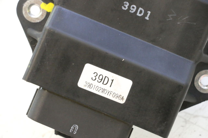 photo de KIT DE BLOQUEO LLAVE CDI NEIMAN YAMAHA X-MAX XMAX 125 (2010 - 2013) - Enfoque en la estructura