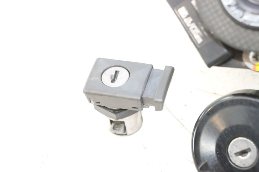 photo de KIT DE BLOQUEO LLAVE CDI NEIMAN YAMAHA X-MAX XMAX 125 (2010 - 2013) - Zoom estado de uso
