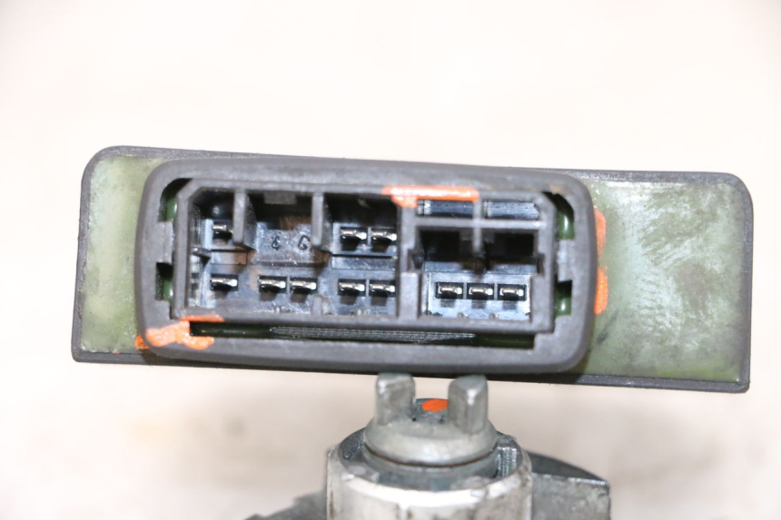 photo de KIT DE CERRADURA LLAVE CDI NEIMAN PIAGGIO X8 125 (2004 - 2007) - Zoom estado de uso