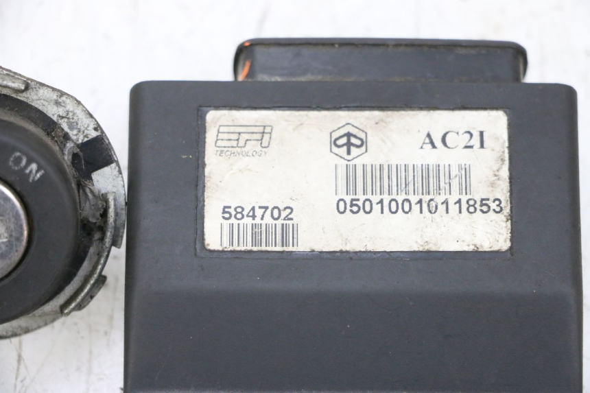 photo de KIT DE CERRADURA LLAVE CDI NEIMAN PIAGGIO X8 125 (2004 - 2007) - Detalles de los puntos de fijación