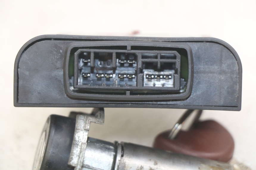 photo de KIT DE CERRADURA LLAVE CDI NEIMAN PIAGGIO X9 EVOLUTION 125 (2003 - 2007) - Zoom estado de uso