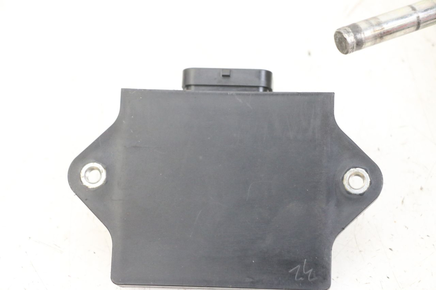 photo de KIT DE CERRADURA LLAVE CDI NEIMAN YAMAHA XMAX X-MAX 125 (2006 - 2009) - Detalles de los puntos de fijación