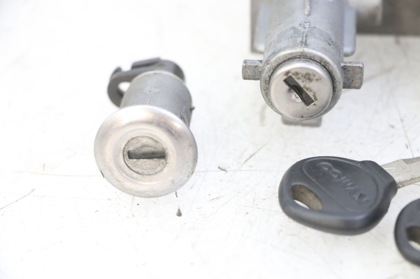 photo de KIT DE CERRADURA Y LLAVE NEIMAN KYMCO AGILITY 4T 50 (2005 - 2018) - Otra vista del artículo